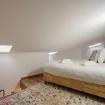 The Station By Minho's Guest *